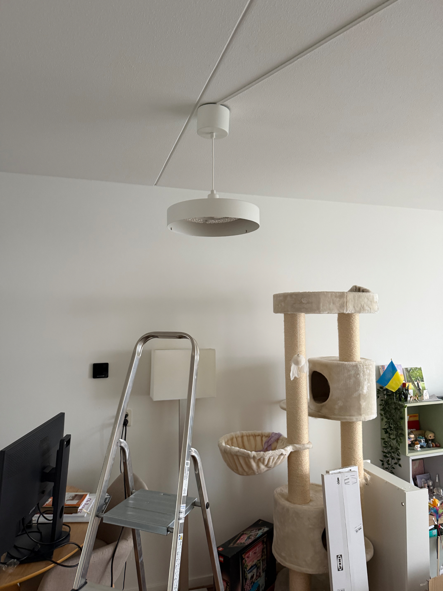 Pendant light wired & hung — handyman job in Oud-West, Amsterdam – After