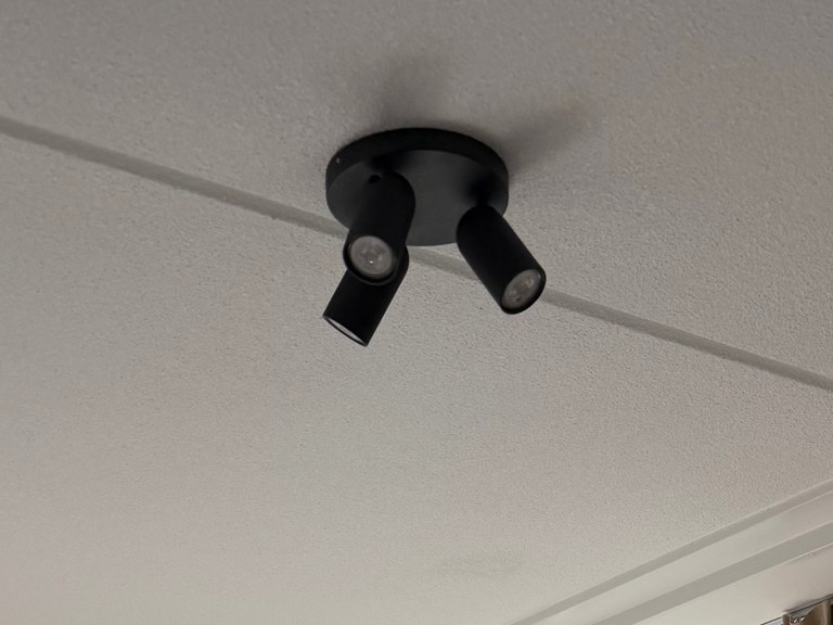 Ceiling spotlight installed — handyman job in Amsterdam-Noord, Amsterdam – After